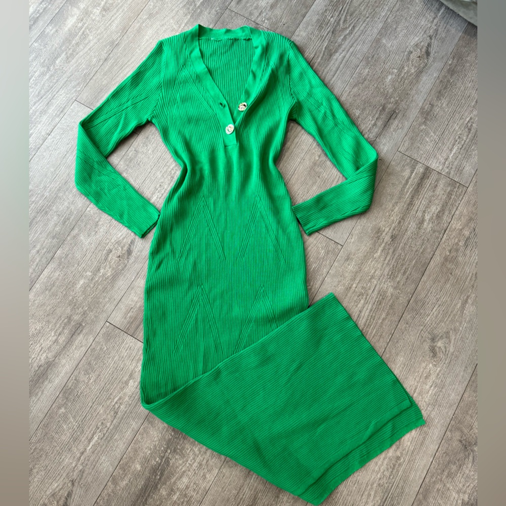 FINAL SALE✨

🌸BOUTIQUE pine green dress ✨ - Picture 8 of 15